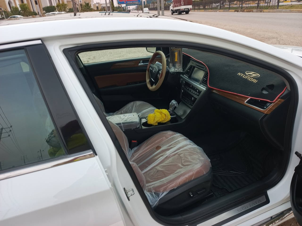 السلام عليكم للبيع سوناتا 2015 وارد امريكي سياره حادثه چاملغ وخشم البنيد السياره فول  واحد عل واحد مكينه 2400 رقم بابل رقم الهاتف *********** مكانه كربلاء المقدسة
