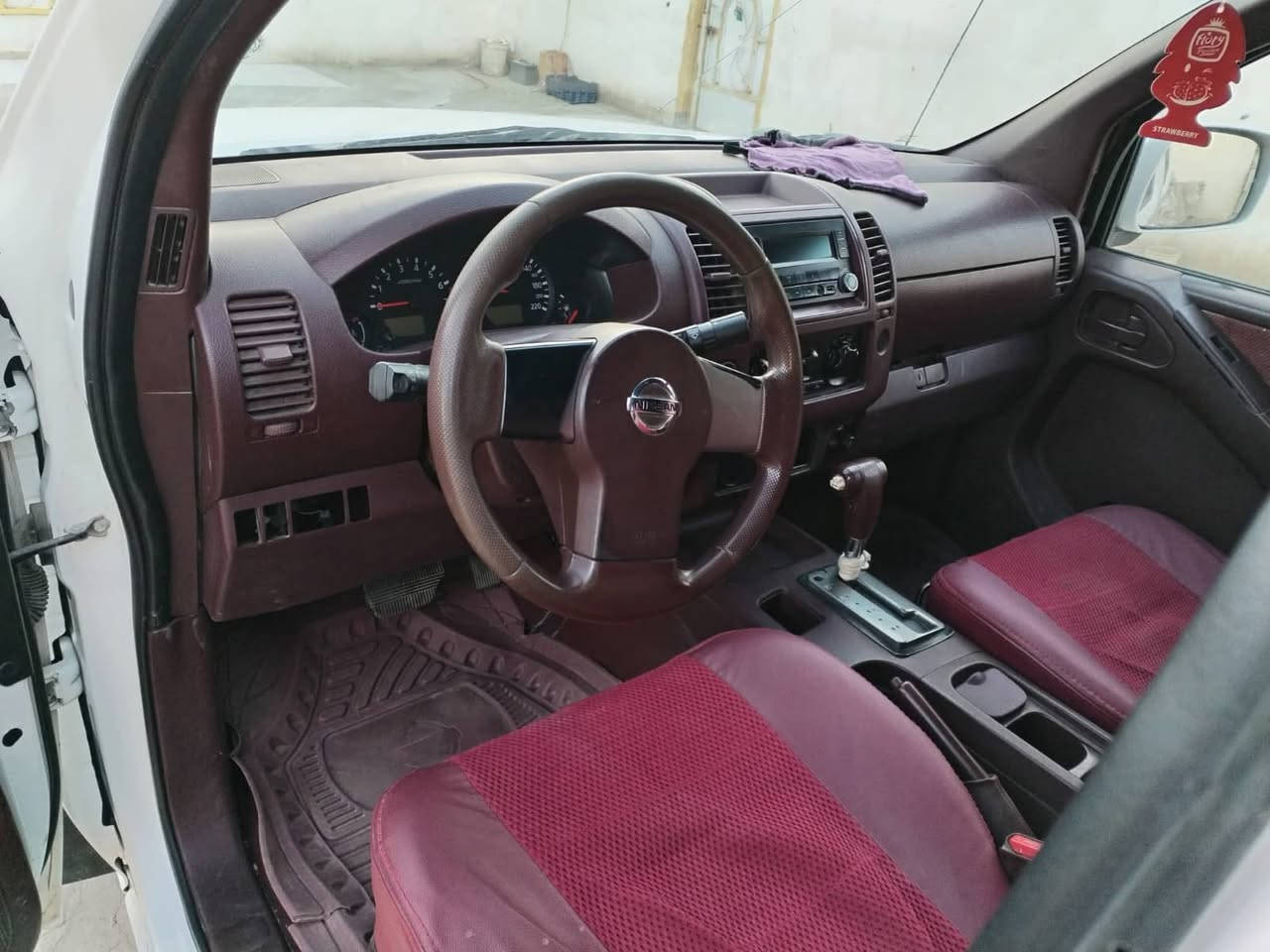 السلام عليكم نيفارا 2013 رقم بصره راعيها ببو الخصيب مكينه وكير بلادي اوتماتيك بيها قطعتين صبغ تخم تاير جاهزه السياره من كلشي السعر 130 بيها مجال بسيط
العنوان البصره :بيع فقط 
اتصال:***********
