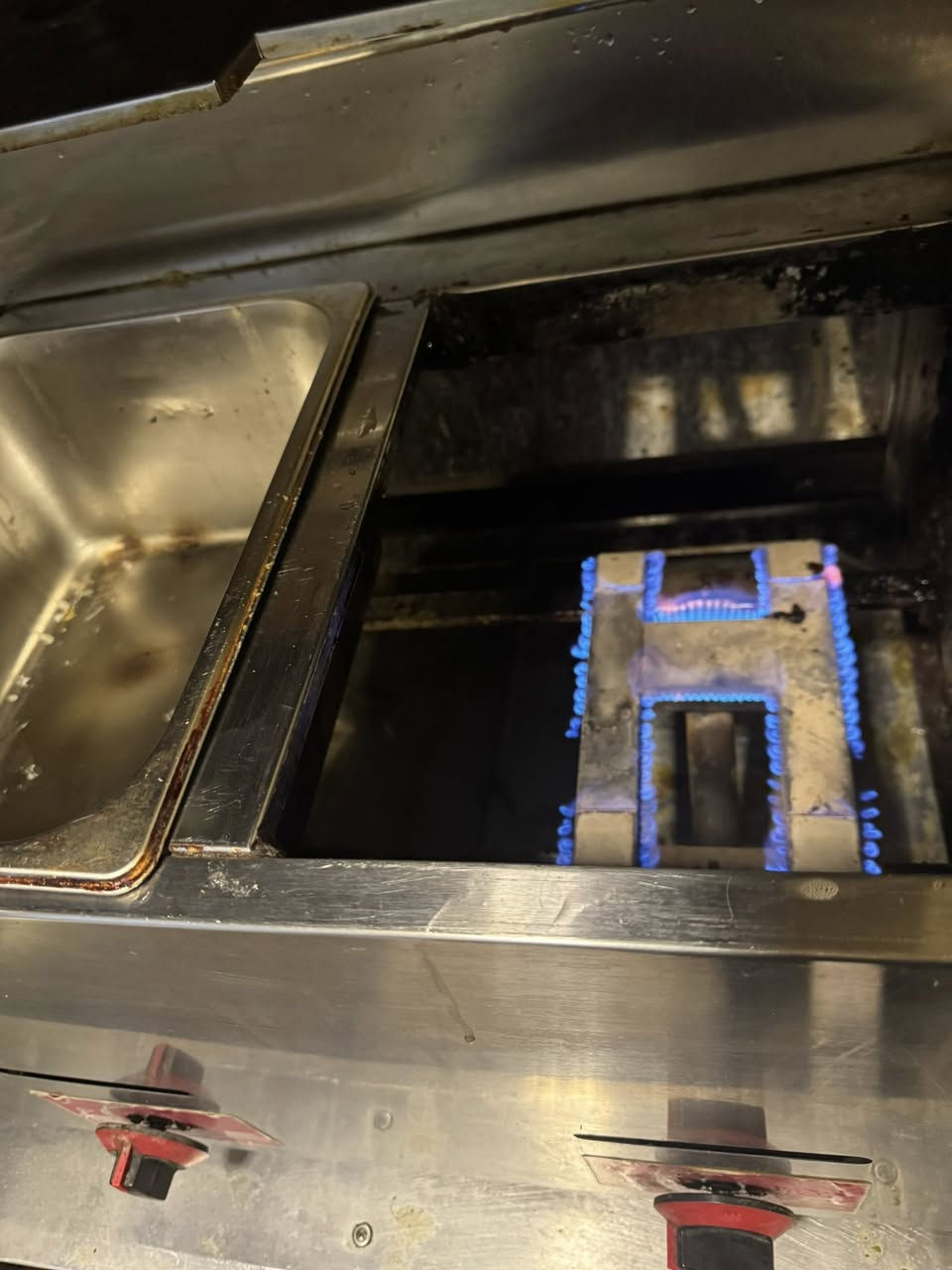 قلايه. اكريل. تركي.  قياس 50.
قلايه فنكر. 2 حوض. تركي 
ميز المنيوم. عادي. طول 150 
دكت المنيوم مع ساحبه. 120 / 80 

للبيع كلهن شلع     … مكانهه السيدية 

سعر.  650.  وبيه مجال. 

***********
