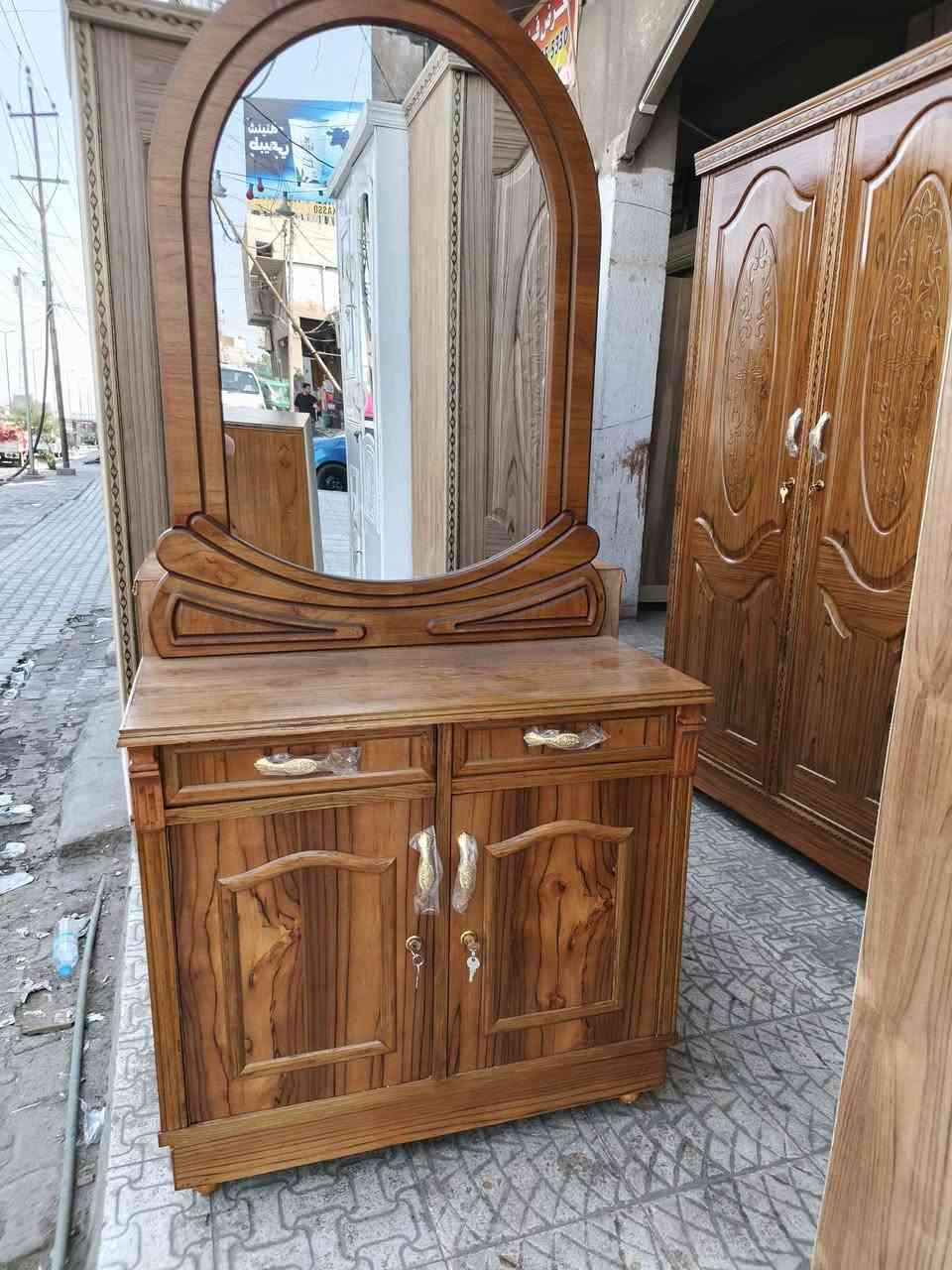 ميز مرايه سعر جوه السوك سعر١٣٥توصيل فقط بصره للاستفسار*********** البصرة, العراق

