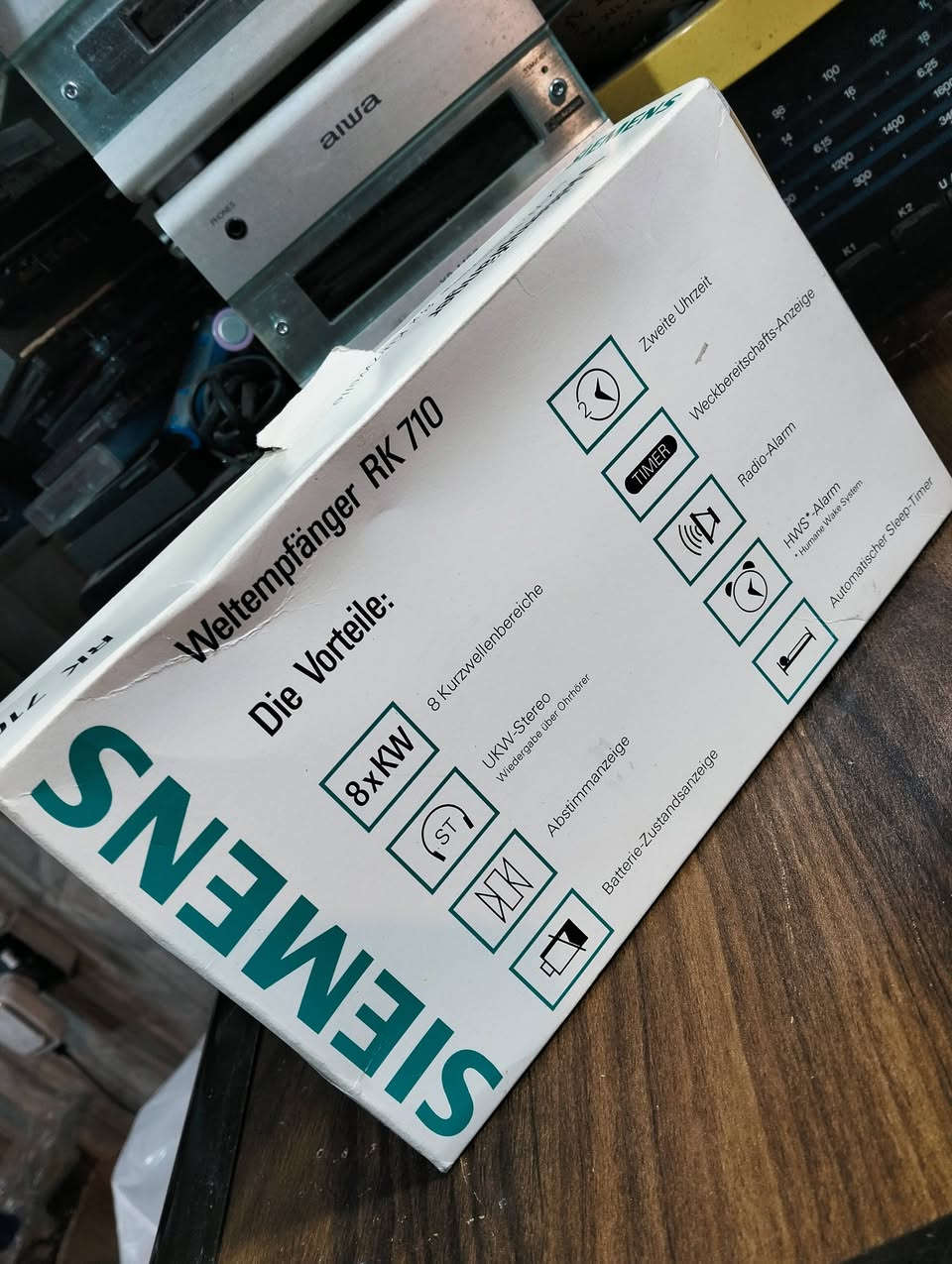 راديو سيمني الاماني
إنتاج المانيا تاريخ الصناعه 1992
جهاز جديد بالكارتون مع جميع الاوراق والكتلوك 
مع سماعة الأذن الاصليه وحافظة الجهاز الاصليه 
متعدد الموجات 10 موجات مع FM 
يعمل باتري قلم عدد 3 
يوجد فديو بالمنشور يوضح التشغيل 
للحجز المراسله على الخاص


**إذا كنت صاحب هذا الإعلان وتريد حذفه لأي سبب، رجاءا أرسل رسالة إلى الدعم الفني**