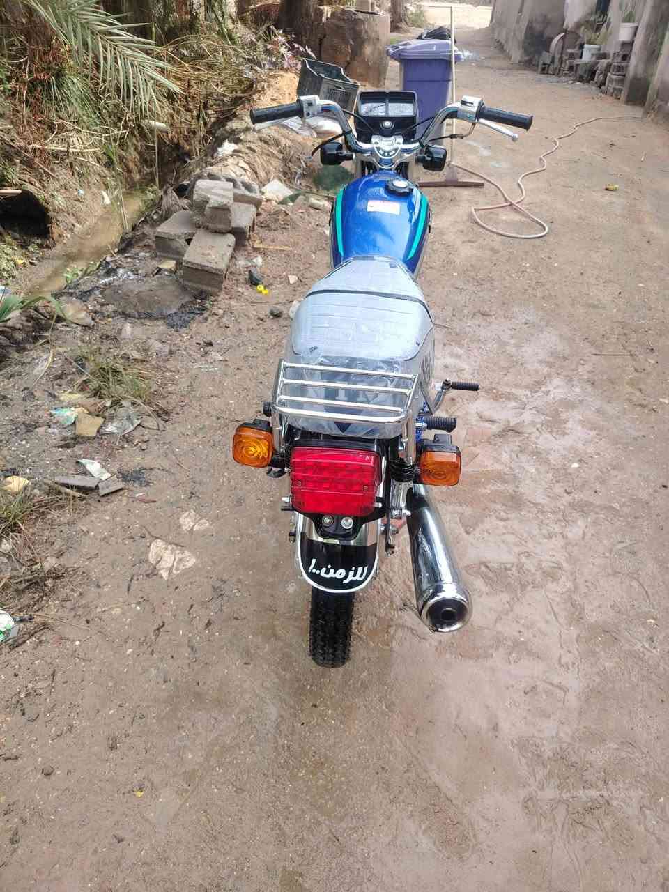 سلام عليكم دراجه للبيع نامه متياز مديل 27 دراجه بعده بجيس ومامتعوبه سعره 750 وبيه مجال بصيط مكاني طوريج سياحي دعوم رقي هاذ وشري بيك خير ودلل ***********///***********
