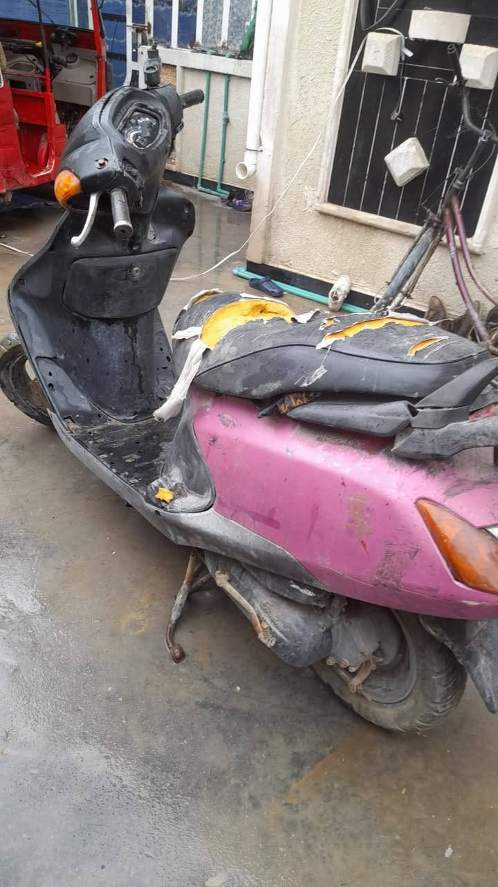 السلام عليكم دراجه البيع دراجه التاير الي وره طاك الدراجة نضيفه الباتري جديد الشراي يتصل السعر 150 أو بيه مجال المكان بغداد المدائن فلكه سلمان باك حي التئميم اتصل على ***********
