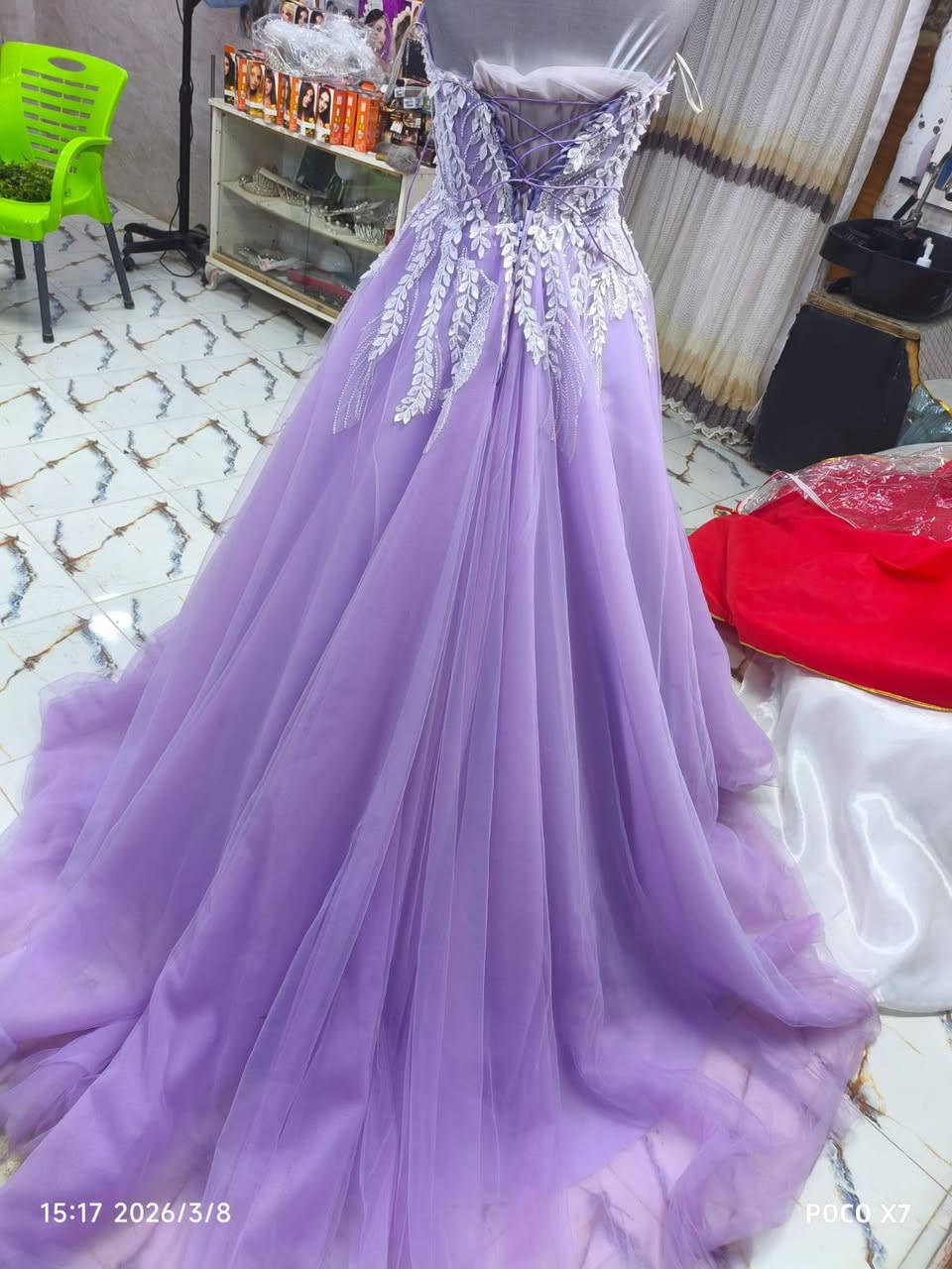 السلام عليكم 
عندي فساتين سهره للبيع 
تصفيه محل عدم تفرق 
ابيع جمله سعر قطعه 
10000الف 
فساتين خير من الله 
***********
