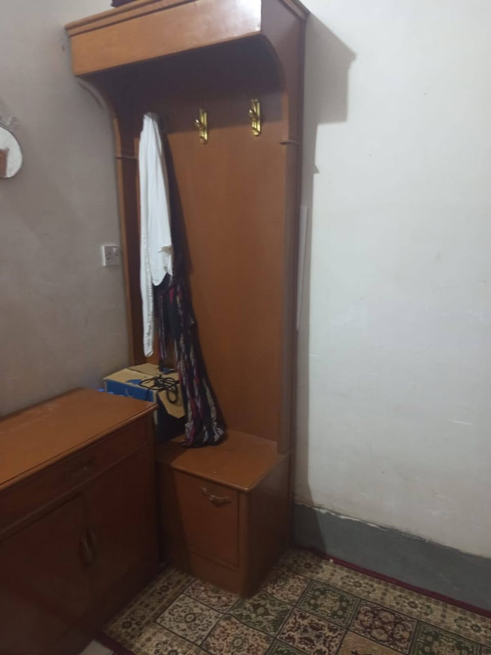 سلام عليكم غرفت نوم كامل مكمل  صاج قديم الشراي يتصل على هذه الرقم او بلخاص ***********
