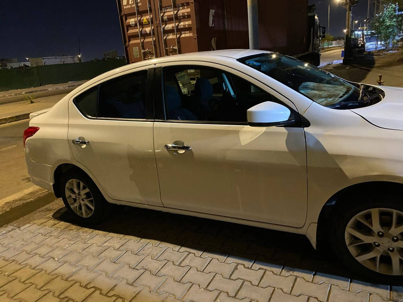 سلام عليكم نيسان فيرسا وارد امريكي موديل 2019 مكينه 1600 كير كفاله تبريد ثلج ❄️كهربائيات كلهن شغالات صدر كدام توه نفضته رقم بصره تخم تاير قبل سبوع شاده باتري جديد توه شاده بصمه مو سويج بصمه ابواب سنتر لوك يدات نيكل كامرا خلفيه ماشيه 194 حقيقي ضربتها مثل ما موضع بصور خفيفه حتا العرضانيه ما بيها شي فقط الدعاميه ولجاملق راجع بارد تحويل ثاني يوم السياره ما ناقصها شي ترايك وين ما يعجبك  مكاني بصره اربع شوارع *********** رقمي بي وتساب وشريحه السعر 95 وبيها مجال بسيط جدا
