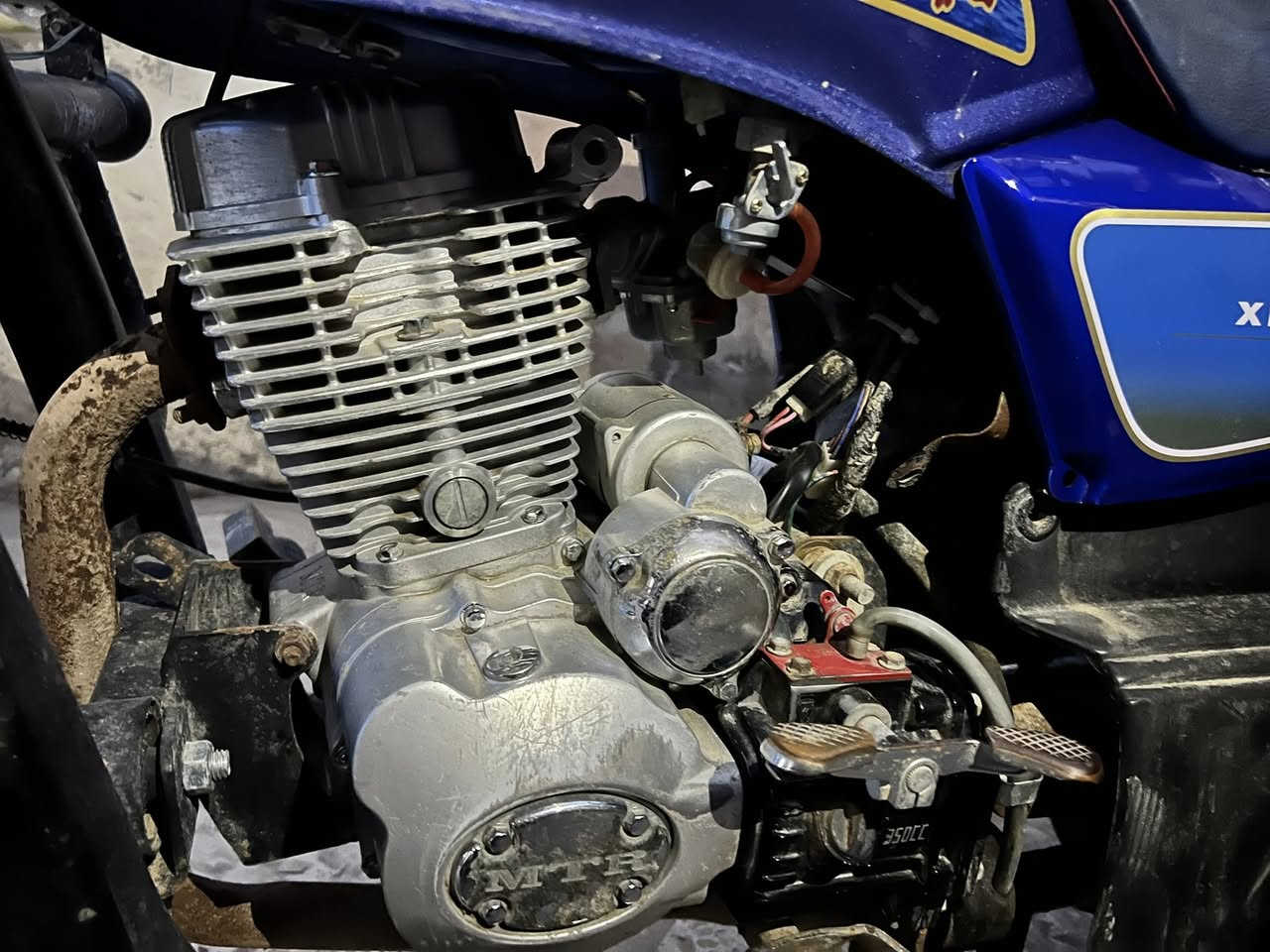 السلا عليكم                                                                                اخواني ستوته للبيع موديل18محرك 23كفاله عامه شاصي وركبه أوراق أصوليه  نوع صقر كهربائيات كامله نكرة سلف دراجه صبغ حراري لغرظ الجماليه دراجه شلعه معدل فول  المكان دوانيه مركز المحافظه  السعر مليون 500 او بيه مجال حك الجيه للتواصل الصفحه والرقم *********** الرقم الثاني ***********
