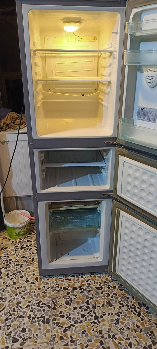 ثلاج لبيع اصلي مال شركه
***********
