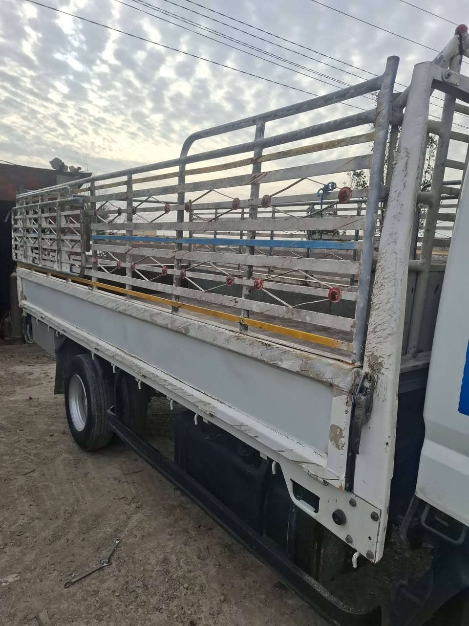 السلام عليكم بيدي للبيع
***********
