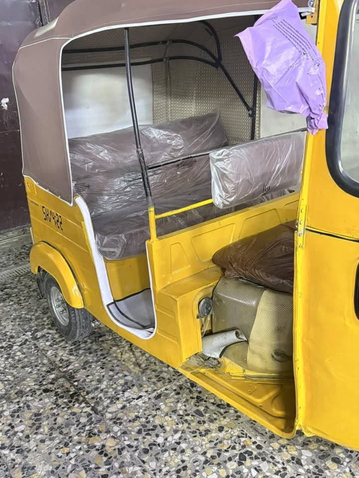 تكتك موديل 2019صفره مصبوغه عام الجماليه السعر 5300وبيه مجال مكينه لاتنقيص ولاتبخير مكاني الكماليه شارع المصرف تصل 📞***********
