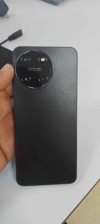 ريلمي برو • ٢٥٦ • استخدام قليل