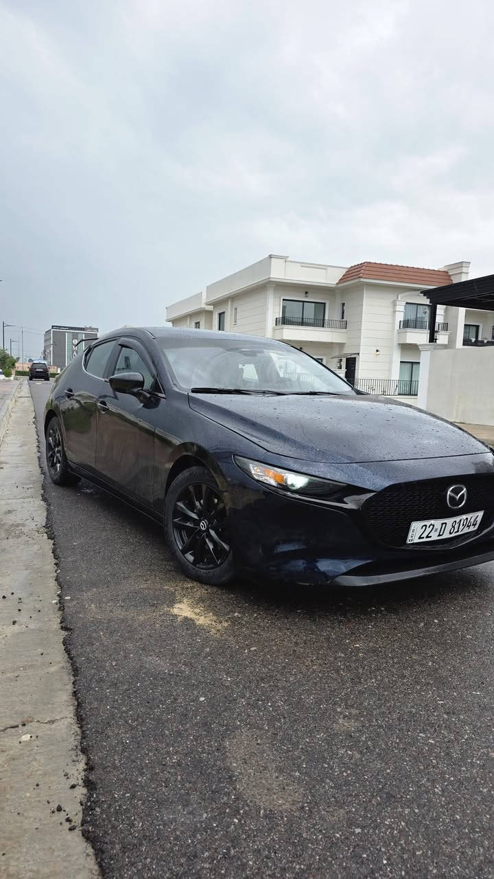 � مازدا Mazda 3 2022 🚘
ما ماشية  89 الف ميل
محرك 2.5L 

✨ المواصفات  (select ):

  

🟥 شاشة جبيرة ( كار بلي + اندرويد )
🟥مثبت سرعة 
🟥قيادة ذاتية 
🟥تحديد مسار 
🟥 رادار امامي  
🟥شفتات ستيرن 
🟥مثبت ستيرن 
🟥سايد بريك بصمة 
🟥مودات قيادة
🟥جامات اوتو
🟥اوتو هولد

🟥لدات امامي خلفي 

سيارة  صبخ عام
بجم و خلف كبس ايرياك فقط برده الباقي بشرط   
سيارة رقم اربيل سنويه و هزه جديده 
مكان السيارة  اربيل
 رقم الشاصي JM1BPAJL9N1501893
***********
***********
الســعــر 98 ورقه 
مجال بسيط
