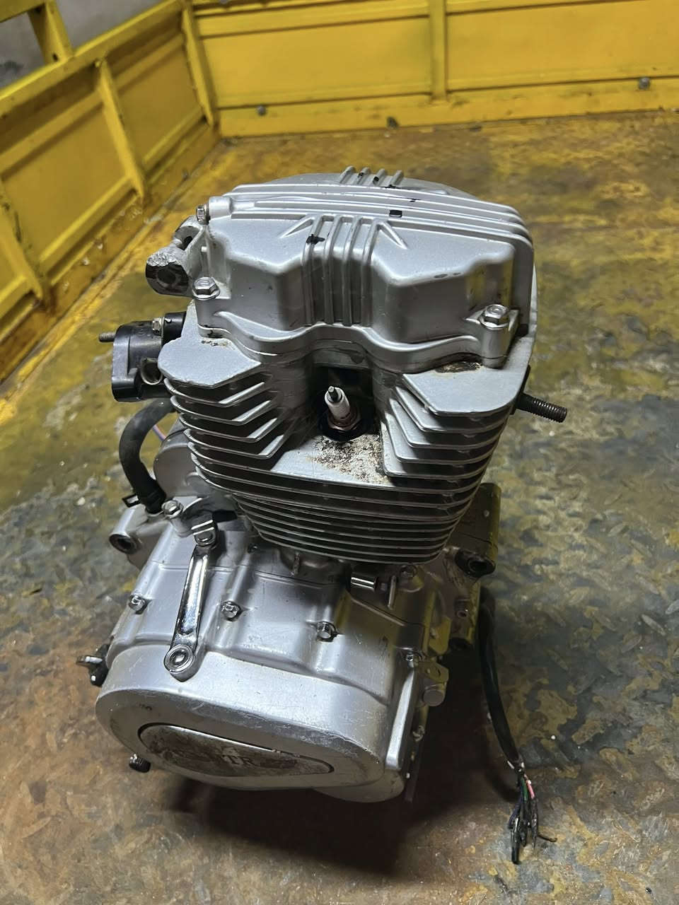 السلام عليكم شباب محرك 150 للبيع مفتوح مره وحده شرط الشغل +سدر ستوته عله اي ستوته يصير لاعواج ولا بي شي شغال *********** مكاني الموفقيه
