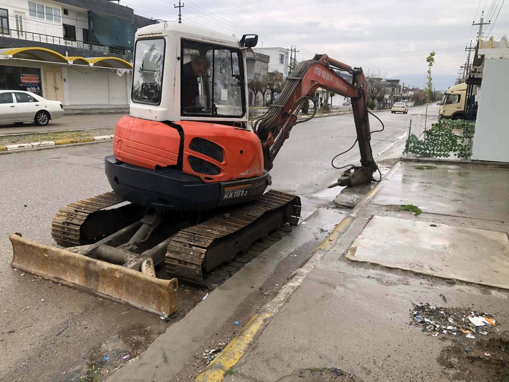 ***********                   سیعری 95$
حەفارەی کابوتەی 2001
حەجمی 50
سەنەوی تازەیەتا 2031بەناوی خۆمانەوەیە 
مەکینەو پەمپ و هەموو شتێکی مەزبووتە و جایزە بنجوين, السليمانية
