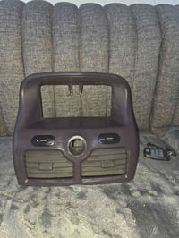 قاعده شاشه السعر 50 وقاعده ام الساعه السعر 40 سني كوري لون جوزي 077291...