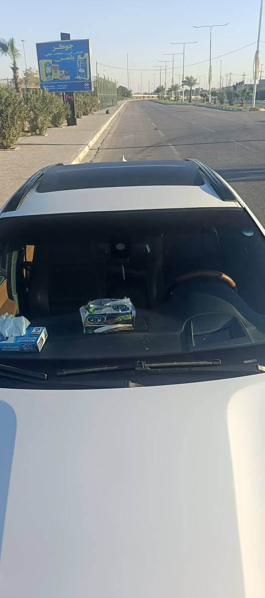 بي ام دبليو 2010 x6 وكالة خليجيه فول مواصفات مكينه 6 سلندر 
3500 توين تيربو 
السعر 135 وبيها مجال قليل بأسمي تحويل ثاني يوم 
بيها بابين عكس السايق
مكينه مجفته بلادي نقصها شغلات بسيطه بالصدر
مكانها بغداد الداوودي مقابل محطة وقود اليرموك جمعية الداوودي
*********** بغداد, العراق
