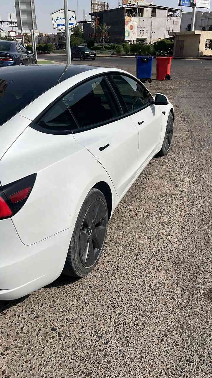 تيسلا مودل ٣ ٢٠٢٣
رقم بغداد باسمي ماشيه ٤٧ الف كيلو
حادثها فقط الي موضح بلصوره ما بدون ايرباك بدون دواخل
سعرها ١٦٢
تمشي بلشحنه  الوحده ٤٢٠ كيلو


**إذا كنت صاحب هذا الإعلان وتريد حذفه لأي سبب، رجاءا أرسل رسالة إلى الدعم الفني**