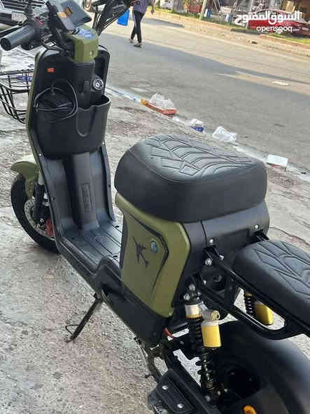 السلام عليكم دراجه R8 2025  ماشيه 2000 فقط السعره 425 وبيه مجال بسيط للطيبين العنوان الحريه الدولعي الشارع العام 
الرقم ***********
