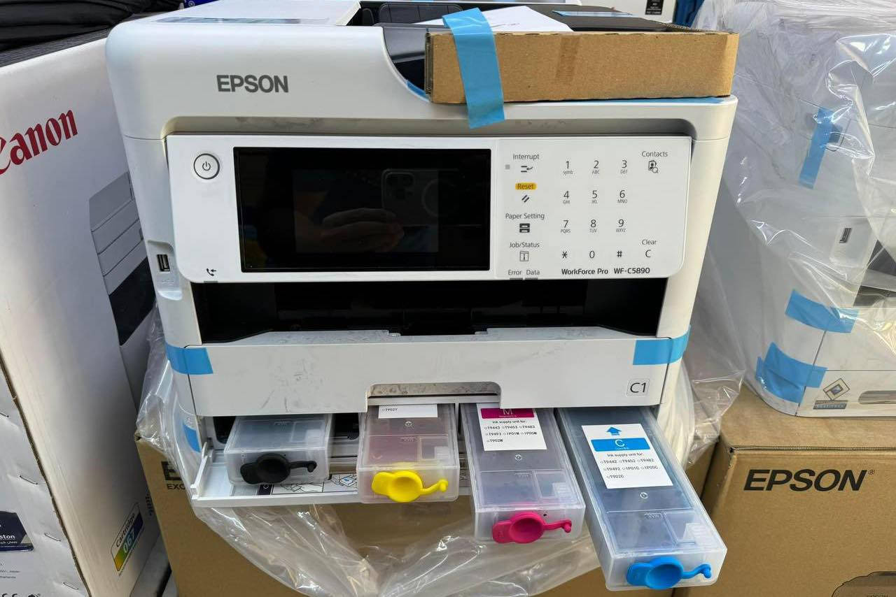 EPSON WF C5890 🫡

جديد بالكارتون 

السعر غير ثابت (متغير بأستمرار )

🔴 ملغية الشرائح
🔴 طابعة اقتصادية احترافية
🔴 طباعة -استنساخ - فيدر سكنر وجهين
🔴 حجم الورق A4-A5
🔴 اربع الوان
🔴 تحتوي على كاترجات قابلة للحقن 300-400مل
🔴 طباعة  واي فاي من الحاسبة والموبايل 
🔴 سرعة الطابعة 25 بالدقيقة جودة قياسية
🔴تحتوي على مجر ورق 330 ورقة 
🔴 تحتوي على مجر خلفي لطباعة الورق السميك حتى 256 غرام
🔴 واي فاي و usb وشبكة 
🔴 يمكن استخدام و طباعة ورق فوتو و ورق عادي لغاية 256 غرام
🔴 دقة الطباعة 4800x1200 dpi
🔴 عدة لغات ومنها لغة عربية

طـابـعـات-أحـبـار-أجـهـزة أسـتـنـسـاخ-صـيـانـة-مـواد أحـتـيـاطـيـة

مـكـتـب رائـد الـمُـلا

الـعـنـوان: بـغـداد الـكـرادة خـلـف بـدالـة الـعـلـويـة (لا يوجد لدينا فرع او اسم آخر أسم المكتب رائد المُلا )

(أي استفسار عن الاسعار يرجى الاتصال او مراسلتنا على واتس اب من الساعة التاسعة صباحاً حتى الخامسة عصراً

***********
***********
نعتذر عن الرد ليلاً 

يوجد خدمة توصيل في بغداد ولكل المحافظات 🙂
