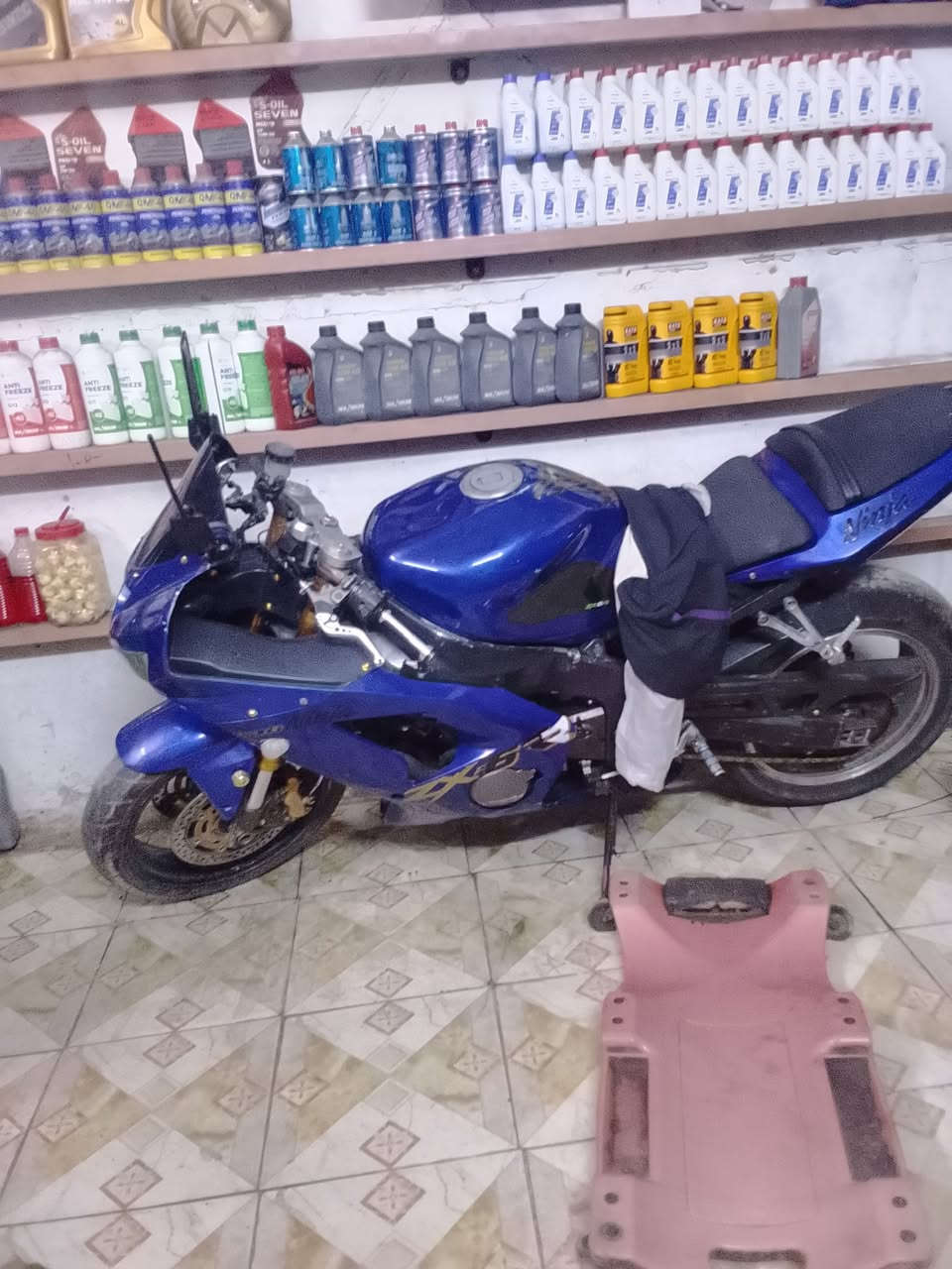 سلام عليكم 
كاوسكي البيع موديل 2004 تراجه خير من الله 
بغداد شعر خاص 
رقم ***********
