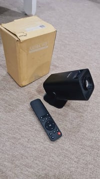 بروجيكتور • شاشة سينما • استعمال بسيط