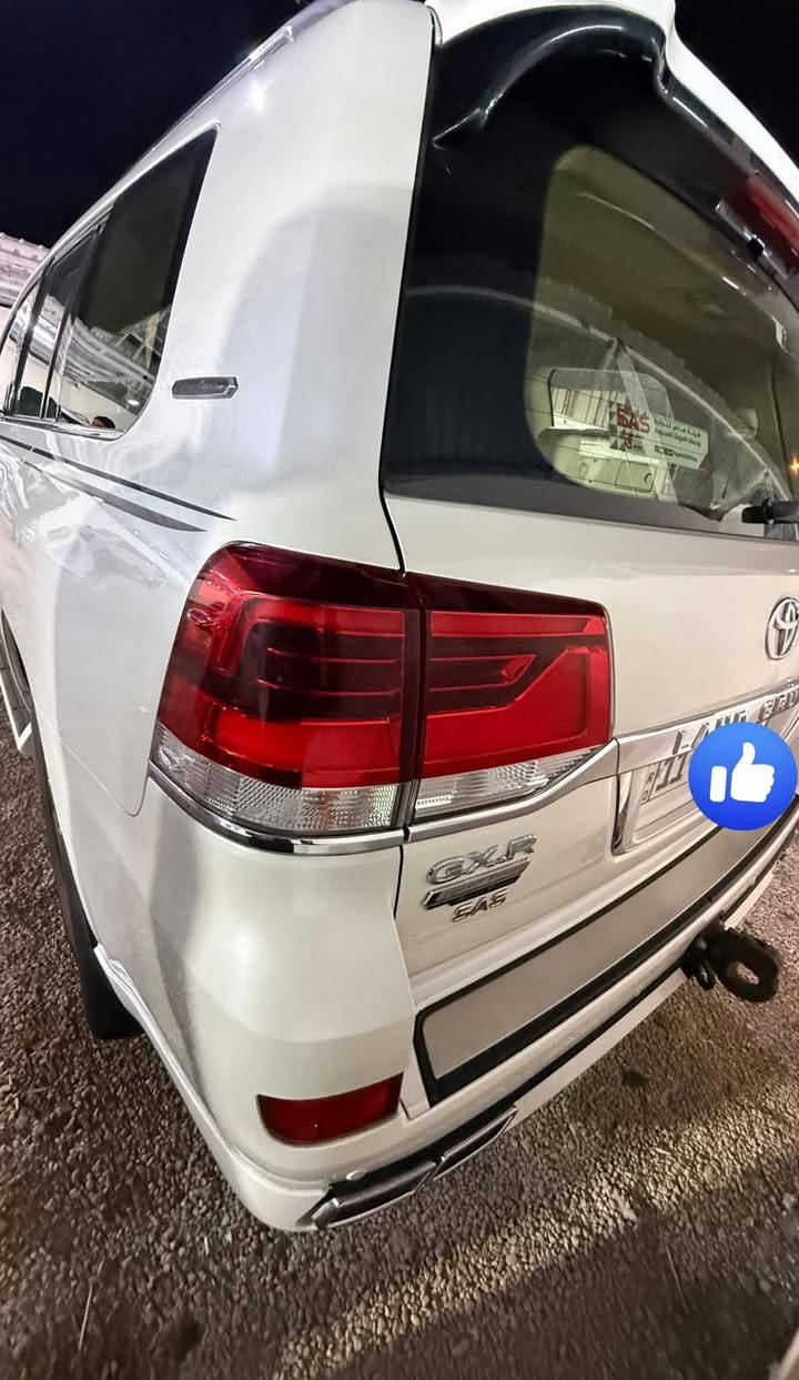 لاندكروز 
موديل •••  2020 :::  SAS باب اول
_مكينه 6 سلندر … 4000 
_ فول مواصفات… ساز 
_داخل جلد بيجي
_شاشات
_كراسي كهرباء 
_صندوق كهرباء ( جنطة شفط ) 
_ دوسات ترحيب ضوئية 
_السيارة جديدة جدا بحالة الوكالة 
_كفالة عامة مابيها اي ملاحظة

ماشية / 63 الف 
مكاني رمادي 
بااسمنا تحويل مباشر 
السعر / 538 
***********
