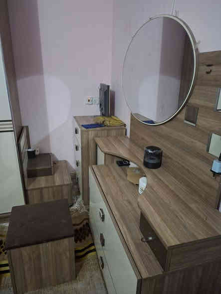 السلام عليكم غرفة نوم تركيا الباب الأول ٧ قطع نظيفة جدا للبيع مكاني كفاءات الصحة السعر ٥٠٠ ألف الاتصال على الرقم ***********
