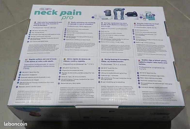 جهاز تخفيف آلام الرقبة المعروض هو منتج DR-HO'S Neck Pain Pro، وهو مصمم خصيصًا لتخفيف الألم والتشنج في منطقة الرقبة والكتفين. 
الميزات والفوائد الرئيسية:
تقنيات متعددة: يجمع الجهاز بين تقنيات TENS (تحفيز الأعصاب الكهربائي عبر الجلد) و EMS (تحفيز العضلات الكهربائي) ونبضات AMP الخاصة (النبضات ذاتية التعديل) لتوفير راحة شاملة وتجنب تعود الجسم على نوع واحد من التحفيز.
تصميم مريح: تم تصميم الوسادة الإسفنجية المتوافقة مع منحنيات الرقبة والكتفين لتوفير أقصى قدر من الراحة والدعم.
تخفيف الألم: يساعد على التخفيف السريع من الصداع وآلام العضلات والآلام المزمنة المرتبطة بالتهاب المفاصل في الرقبة والكتفين.
زيادة الدورة الدموية: يحفز الدورة الدموية الموضعية للمساعدة في تهدئة العضلات المتعبة والمؤلمة.
محمول وسهل الاستخدام: يعمل بالبطاريات، مما يجعله مثاليًا للاستخدام في المنزل أو العمل أو أثناء السفر.
ملحقات إضافية: يمكن فصل وحدة التحكم الرئيسية واستخدامها مع ضمادات الجسم المرفقة (تباع ضمن الحزم المختلفة) لاستهداف مناطق أخرى من الجسم مثل الظهر أو الساقين. 
ملاحظة هامة: هذا الجهاز غير مخصص لتشخيص أو علاج أو الوقاية من أي مرض. يوصى دائمًا باستشارة الطبيب قبل استخدام أي جهاز علاجي، خاصة إذا كنت تعاني من حالات طبية معينة مثل استخدام جهاز تنظيم ضربات القلب أو ارتفاع ضغط الدم أو الصرع أو أثناء الحمل.
للتواصل خاص او واتساب ***********
التوصيل لجميع محافظات العراق
