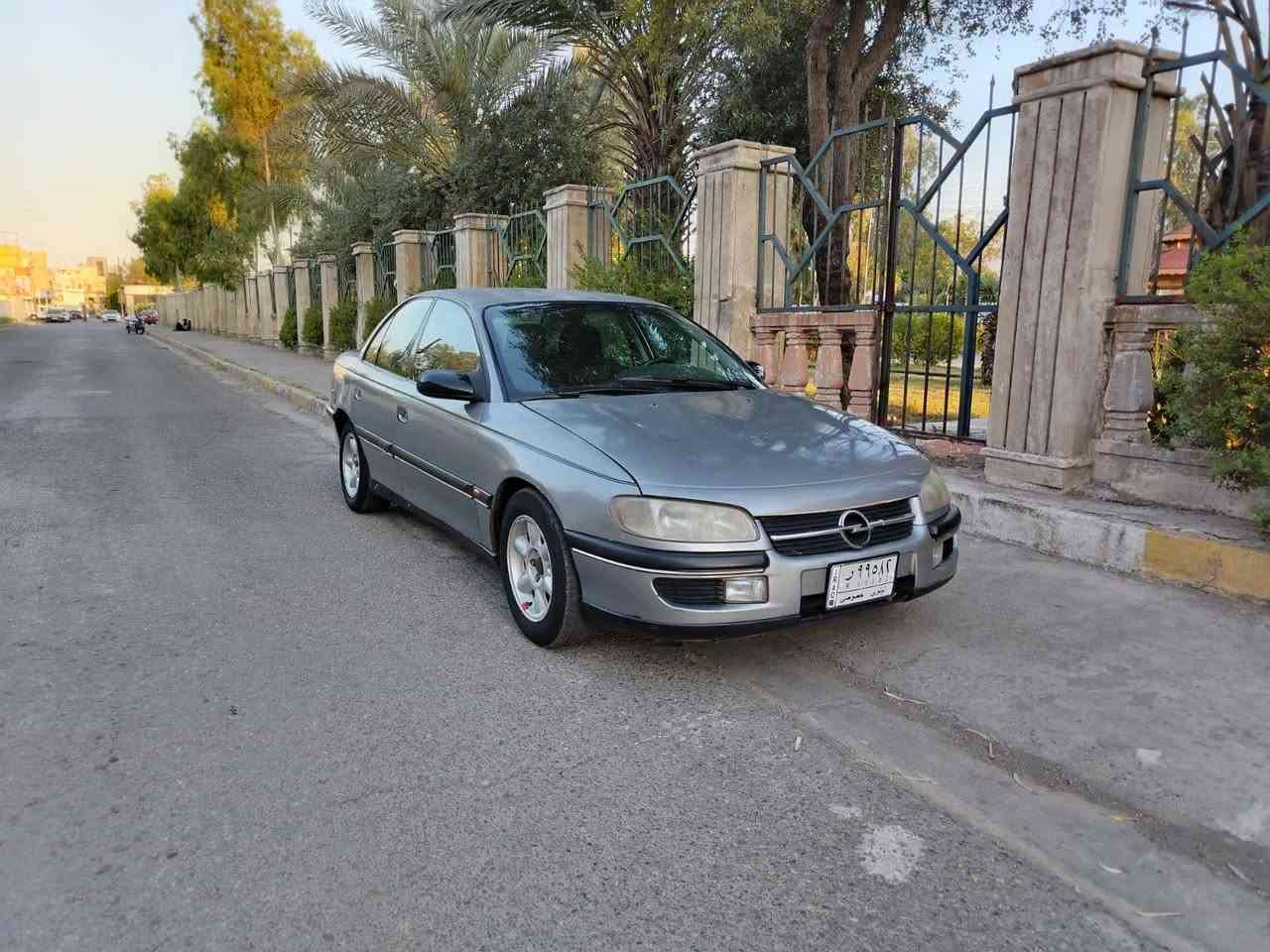 اوميكا بزون موديل 1995 20مكينه كير توماتيك شرط رقم الماني سنويا عضم سياره فول توماتيك تبريد ثلج شرط طخم امامي خلفي جديد شرط التحويل سعر 45$  للتواصل ***********
