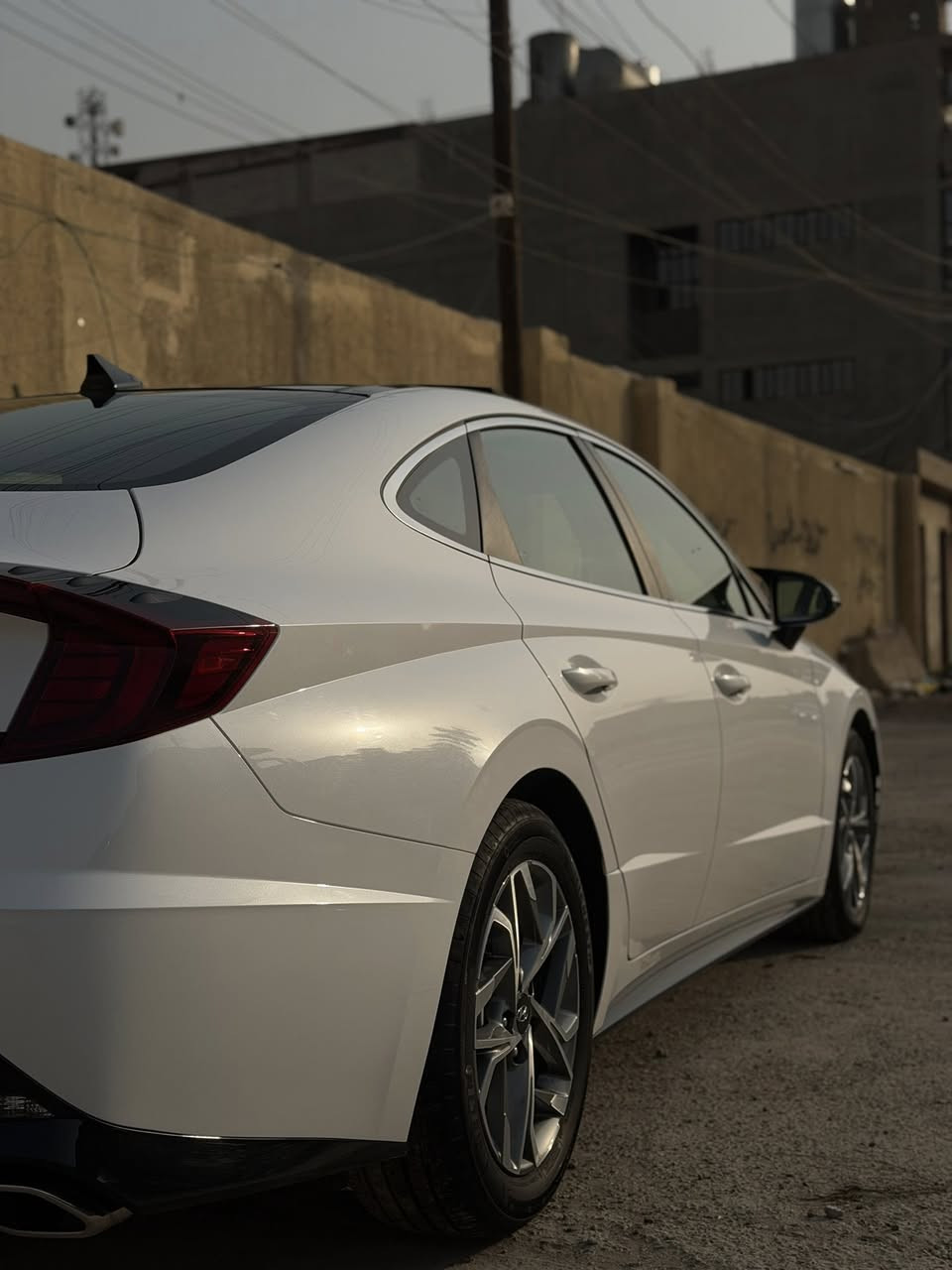 السلام عليكم للبيع فقط سوناتا موديل 2023 وارد امريكي لون ابيض محرك 2.5 المرغوب گير At 8speed المرغوب بدون صبغ بدون ايرباك بدون دواخل
المواصفات: 
بنوراما 
تبريد قطعتين 
تبريد بيانو منفصل 
تدفئة كشنات 
رادار امامي 
رادار خلفي توقف ذاتي عند الاقتراب 
رادار جانبي 
٩سماعات 
دشبول دجيتال
تشغيل عن بعد  
شاشة الكبير تدعم كار بلاي وخرائط 
شحن لاسلكي 
كشن كهرباء 
لدات امامي خلفي 
داخل ابيض 
ترحيب عند الاقتراب 
تحديد مسار 
جنطة ذكية  
حادثهة خشم البنيد ومبدل نفس اللون 
السيارة مكينة كير تبريد كلة بشرط 
السعر ٢٠٠وبيهة مجال 
***********
