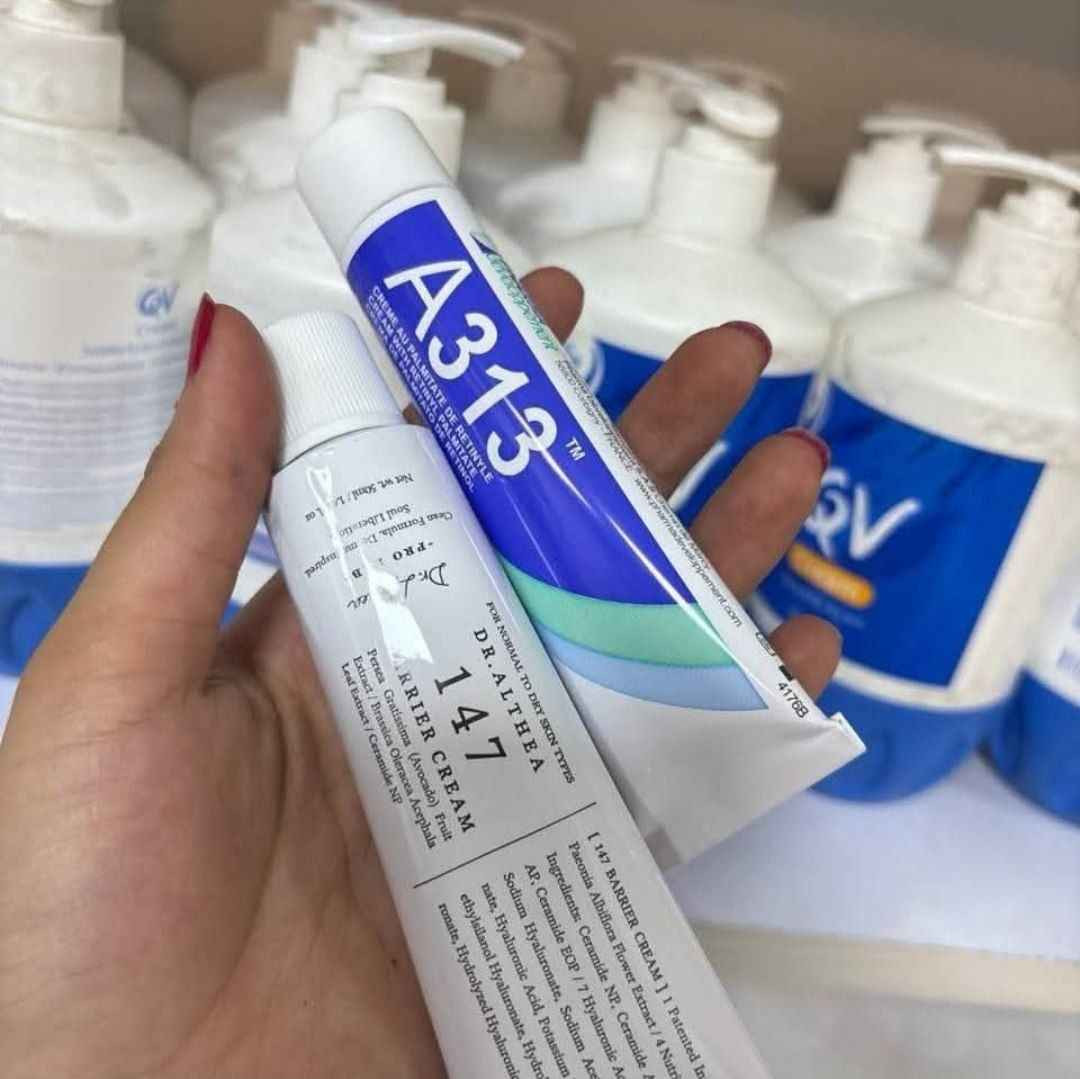 بكج الإصلاح المكثف والعناية المتكاملة للبشرة 
⬅️ كريم 147 من دكتور الثيا 
⬅️ كريم الريتينول A 313

فوائد البكج للبشرة:
• يعزز إنتاج الكولاجين الطبيعي بالبشرة 
• يساعد في معالجة حب الشباب واخفاء آثار الحبوب والرؤوس السوداء بشكل نهائي 
• يقظي على التصبغات العنيدة ويساهم في تقليل إنتاج صبغة الميلانين التي تسبب البقع والتصبغات في البشرة 
• يرمم حاجز البشرة 
• يخفف تهيج البشرة ويهدئها 
• يعطي نضارة قوية للبشرة ويوحد لونها 
• يرطب البشرة بعمق 
• يعالج التجاعيد والخطوط الدقيقة
• مضاد للأكسدة يحمي البشرة من الاضرار البيئية 
• يعزز صحة البشرة من خلال تركيبته الفعالة 

متوفر المنتج حصرياً الأصلي 💯 بغداد, العراق


**إذا كنت صاحب هذا الإعلان وتريد حذفه لأي سبب، رجاءا أرسل رسالة إلى الدعم الفني**