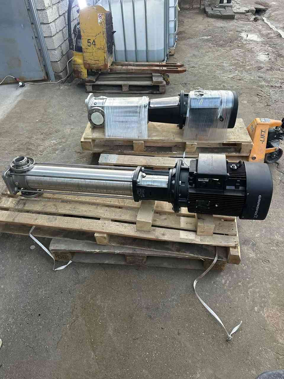 مساء الخیر 
الیکم عرض خاص بێشانگەها میڤان دهوك
لدينا ماطور من  نوع Grundfos  العالمية IE3
(kW)       18.50.    
(min)        2950
الضغط (H/Hmax): الضغط التشغيلي 76.0 متر، وأقصى ضغط تصل إليه المضخة هو 97.8 متر.
معدل التدفق (Q): 30.0 متر مكعب في الساعةh(m^3
أقصى ضغط عمل (pmax): 16 بار.
للتفاصيل زورونا في موقعينا #دهوك و #اربيل
#دهوك / شارع الجوازات - مقابل مسبح كردون
#اربيل / طريق مخمور - الصناعة الجنوبية- فرع التركترات
للتواصل عبر واتساب - فايبر
***********
***********
