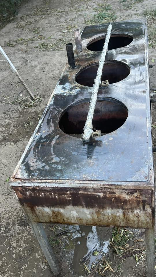 اغراض كافتريه للبيع 

1-شاشه عدد 2 وحده بيه 12بورد وثانيه 30بورد وعندي صوره الها من تشتغل
طباخ 3عيون مال تكلاه
مجمد 
كريل بركل
طوس .بلانكوات
براد 
مكاني حله 
***********
