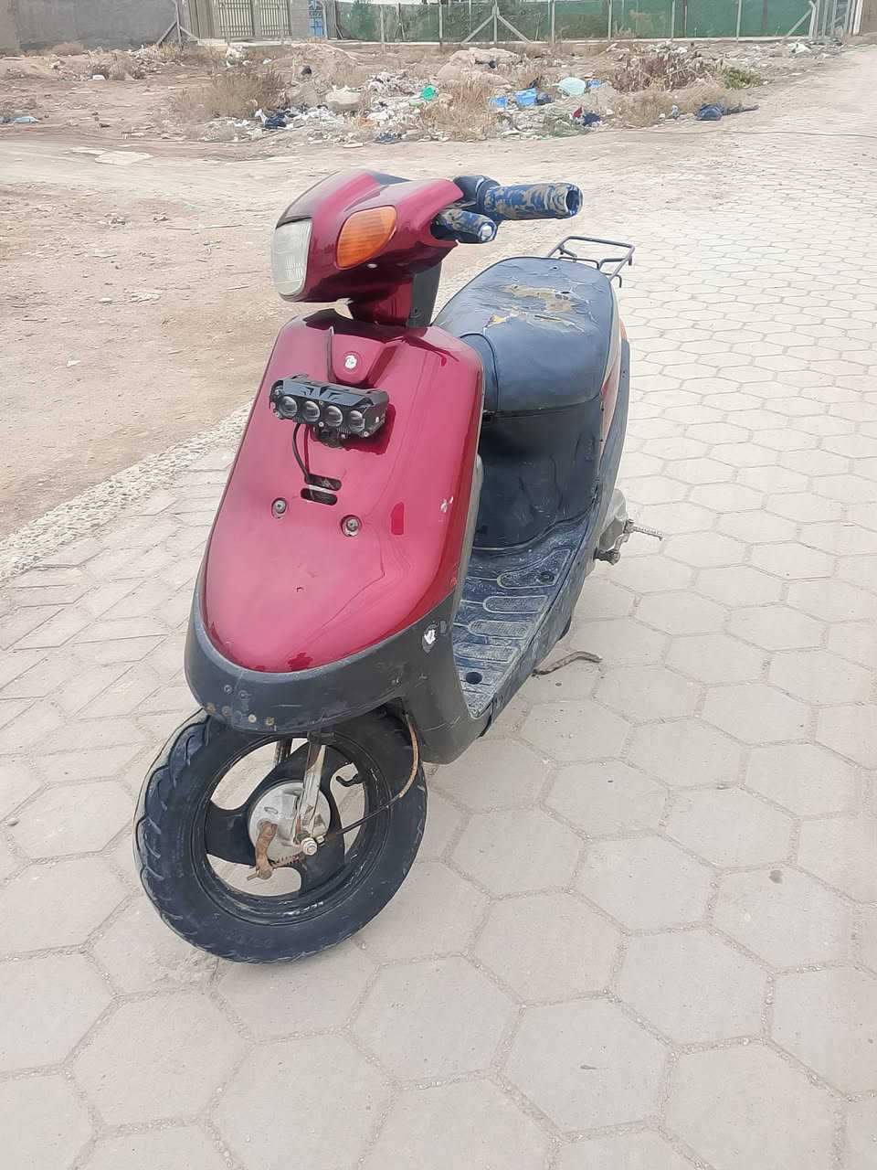 سلام عليكم دراجه بطه سرعه 60 مكينه نضيفه وخرسه شلعه ومعدل تخبل كهربئيات تايرات جدد دراجه كلش نضيفه نقصه فقط باتري مكانه المحموديه سعرها 230 وبيها مجال حك لجيه رقم *********** وتساب
