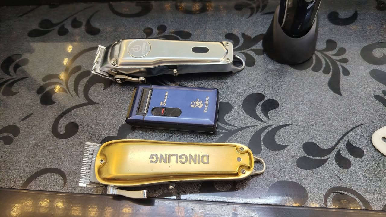 المكينه المريكي سعر 150
الثلاثيه والعاديه سعر 35
التواصل عل رقم ***********
