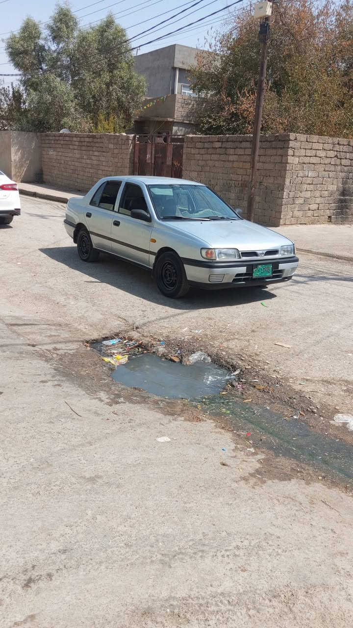 نيسان صني موديل 92 مصبوغة جماليا وكالة مع واجهة الشرعي اثنينهم موجودين بالموصل بس اني مااندلهم عنوان السيارة شيخان الشراي يخابر على ***********
