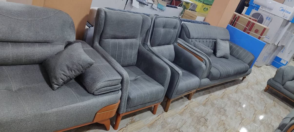 🔥✨ تخم تركي فاخر  فخامة وراحة بنفس الوقت ✨🔥

🏬 متوفر لدى معرض الرائد للأثاث المنزلي 🛋️💎

إذا تريد صالة مرتبة وتلفت الانتباه 😍👌
هاي التخم اختيارك المثالي ✨🏠

✨ المواصفات:
🔹 قماش تركي ثقيل درجة أولى 🇹🇷🧵
🔹 إسفنج سوبر كثافة – قعدة مريحة وما يهبط 💺☁️
🔹 هيكل خشب قوي ومتين 🪵💪
🔹 أرجل خشب طبيعي بتفصيل أنيق ✨
🔹 خياطة نظيفة وتشطيب مرتب 🎯👌
🔹 تصميم مودرن راقي يناسب كل الأذواق 🏡✨
🔹 🔥 تجي قلاب وتتحول إلى جرباية (سرير) بكل سهولة 🛏️👌

🏠 مناسب للبيوت الحديثة والكلاسيك 👌

📍 العنوان: سوق بيجي –  مدخل شارع المصرف القديم – من جهة البانزين خانه الحكومية 🗺️

📞 *********** ☎️
📞 *********** 📱

📩 للاستفسار الاتصال على الأرقام أعلاه أو مراسلتنا عالخاص ✉️🔥
