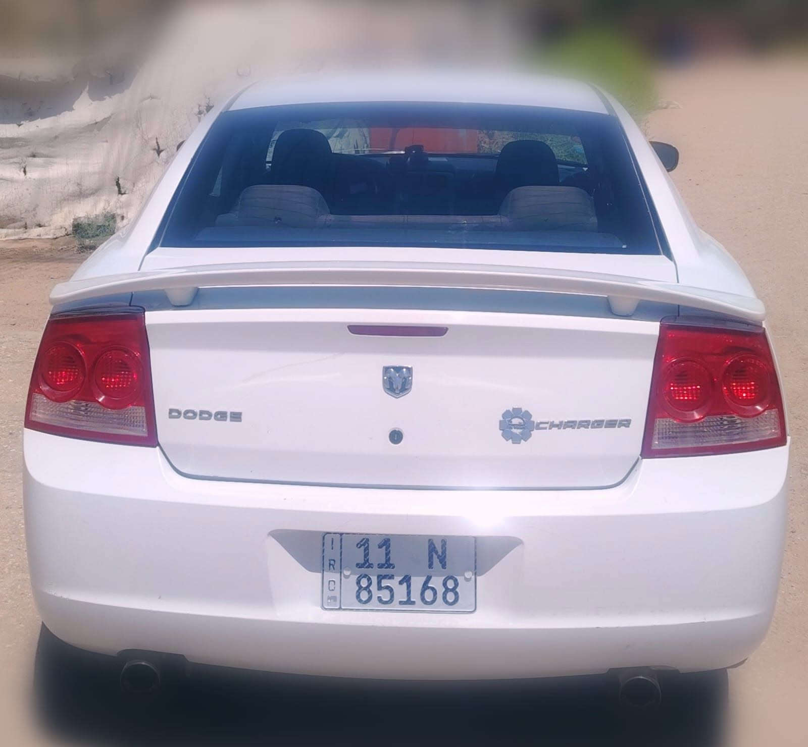 سلام عليكم للبيع جارجر موديل ٢٠١٠ خليجي رقم بغداد الماني بسمي تحويل مباشر محرك وكير وتبريد وحداديه كفاله داخله نضيف مغلف جلد  كهربائيات وضع ممتاز بيها صبغ فقط رش بدون داخل السونار داخل المنشور . السعر ١١٠ ويبها مجال ترهم مراوس حسب القناعه مكان السياره كربلاء طوريج لتواصل (*********** )
