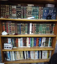 مكتبة خشب • مكتبة شخصية