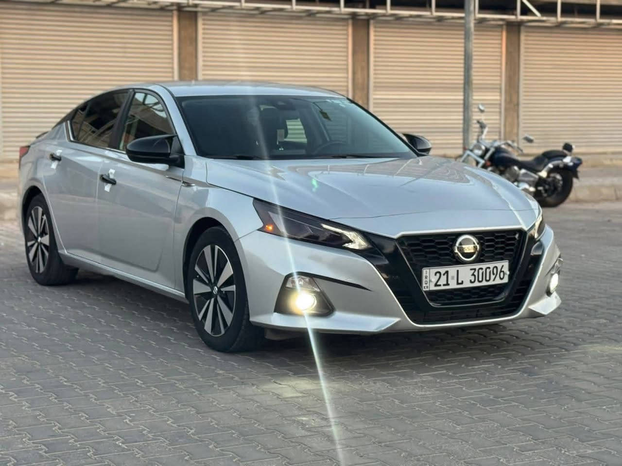 السلام عليكم..
نيسان التيما 2021 مواصفات SV
ماشي 88ميل
الضرر/ جاملغ الخلفي جهه السايق صبغ وقبغ الصندوق مبدل بلادي  السونار مرفق مع الصور
بشرط الحوض بدون دواخل 
بجم كبس ايرباكات على وضع الشركه
گير ومكينه بلادي بدون اي نقص بشرط برغي ما مفتوح.
مواصفات معروفه / شاشه اعطال كبيره.. شاشه كبيره لمس.. رادارت جانبيه.. حساسات امامي وخلفي.. توقف ذاتي.. مثبت سرعه.. مانع انزلاق.. تحديد مسار.. تحكم استيرن..كشن سايق كهرباء..وبعد بيهه مواصفات
رقم سليمانيه دولي وسنويه جديده لحد 2028
السعر المطلوب / 151 وبي مجال
للاتصال *********** واتساب
