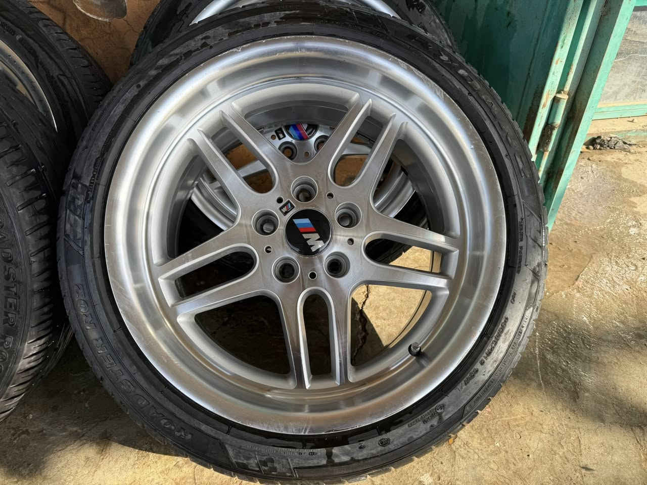 تخم ويل M 18 تو سايز جديد تايرات جديد انتاج25
شرط نضافه وبدون عواج او تعديل او صبغ جديد
للبيع500 دولار وبيهن مجال

*********** مكاني سامراء
