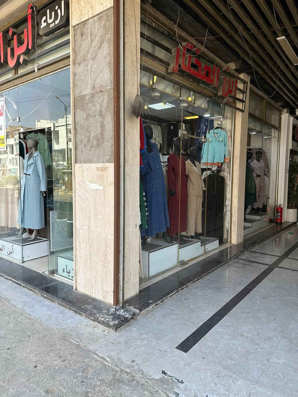 محل للبيع
يباع فارغ او مع البظاعة
الطول 7,5
العرض 5
شارع الهوره - مقابل رضا علوان 
للاستفسار ***********
