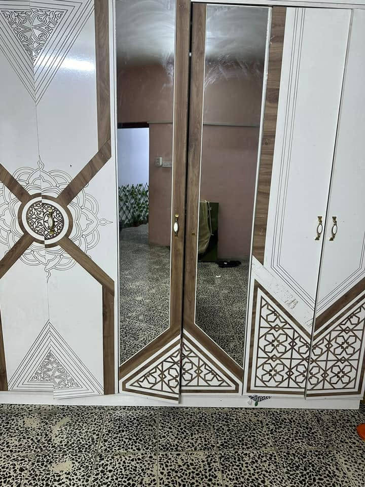 مرحبا
للبيع مستعجل قنفات ٢ طراز تركي مع كنتور نظيفات مستخدمات قليل 
السعر كلهم ٢٥٠ وبي مجال 
للاستفسار التواصل مع الرقم 

***********
