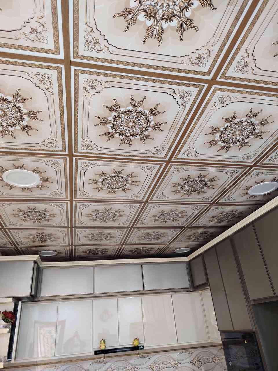 متوفر قطع سقف ثانوي عدد40 قطعة السعر الف دينار لكل قطعة العنوان القادسية الثانية 
***********
