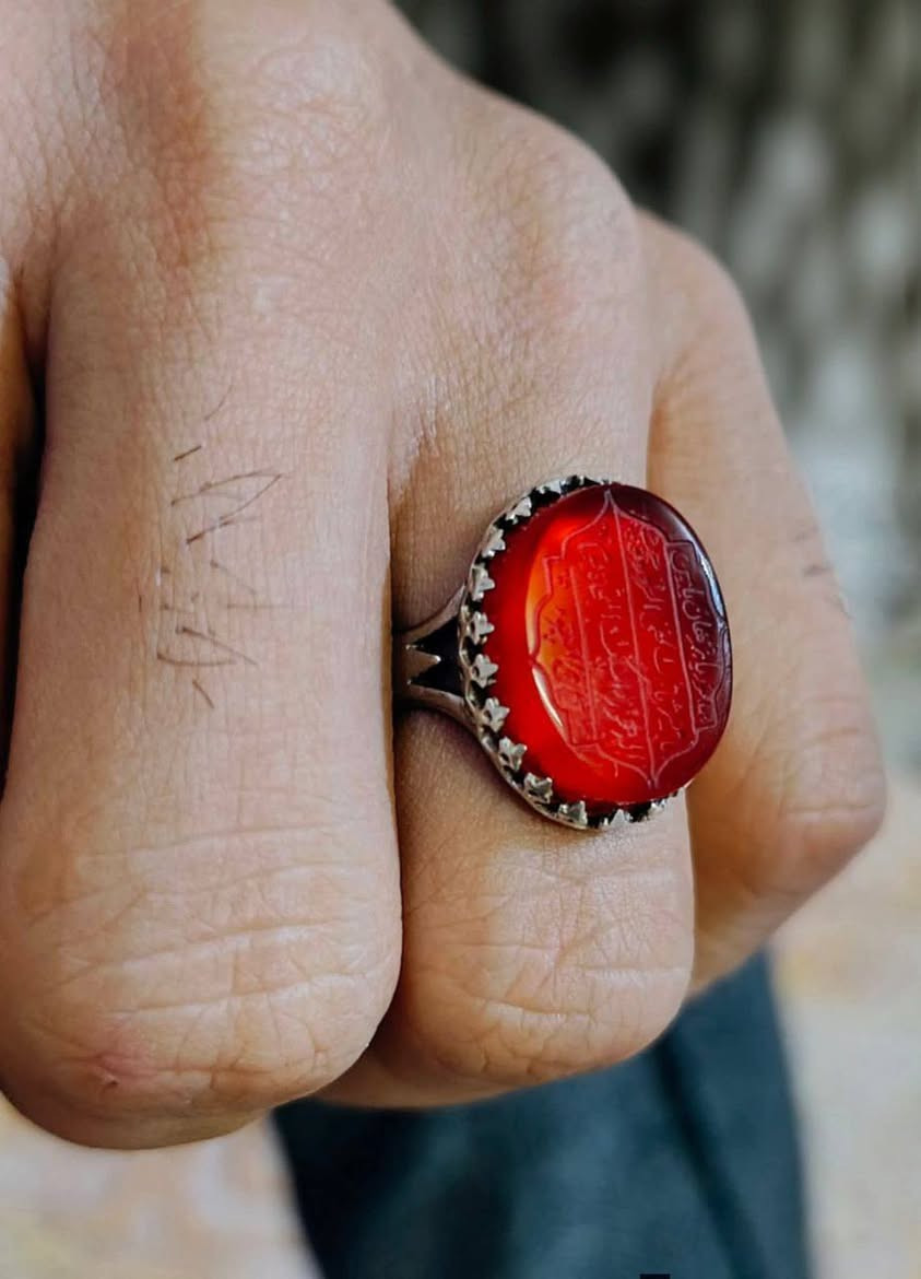 خاتم فضة رجالي تصميم خاص، الحجر عقيق يماني احمر✨
#السعر45


**إذا كنت صاحب هذا الإعلان وتريد حذفه لأي سبب، رجاءا أرسل رسالة إلى الدعم الفني**