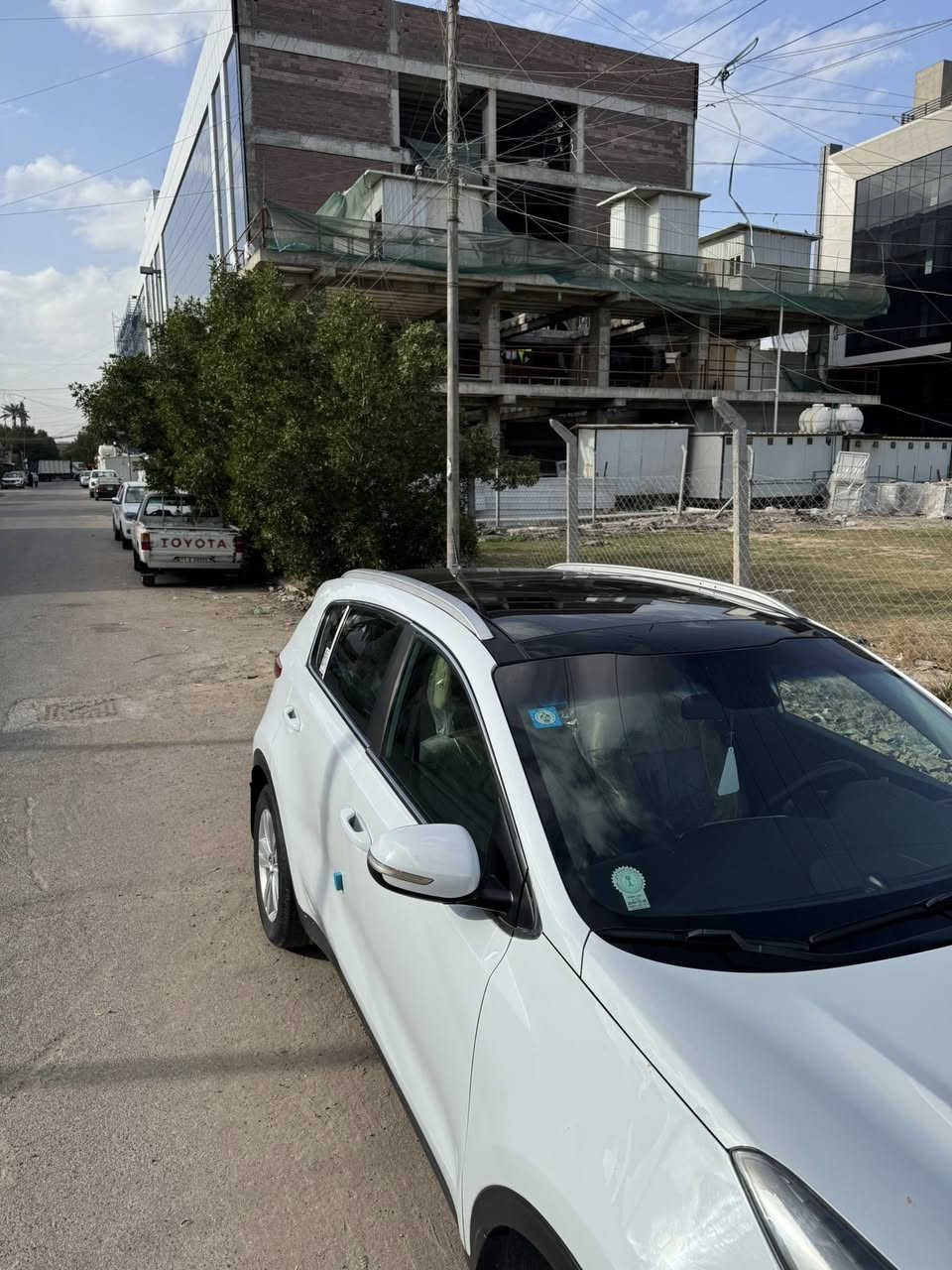 كيا سبورتج 2018 خليجي 
مواصفات عالية (بانوراما - اشاير بالمري - تبريد قطعتين وباقي المواصفات المعروفة)
السيارة ماشية 74,000كيلو 
مكفولة عدا بارد في الباب الخلفي عكس جهة السائق 
السيارة جاهزة من جميع النواحي 
مكاني بغداد الاعظمية
***********
السعر 190 وبيهة شي بسيط حك الجية
