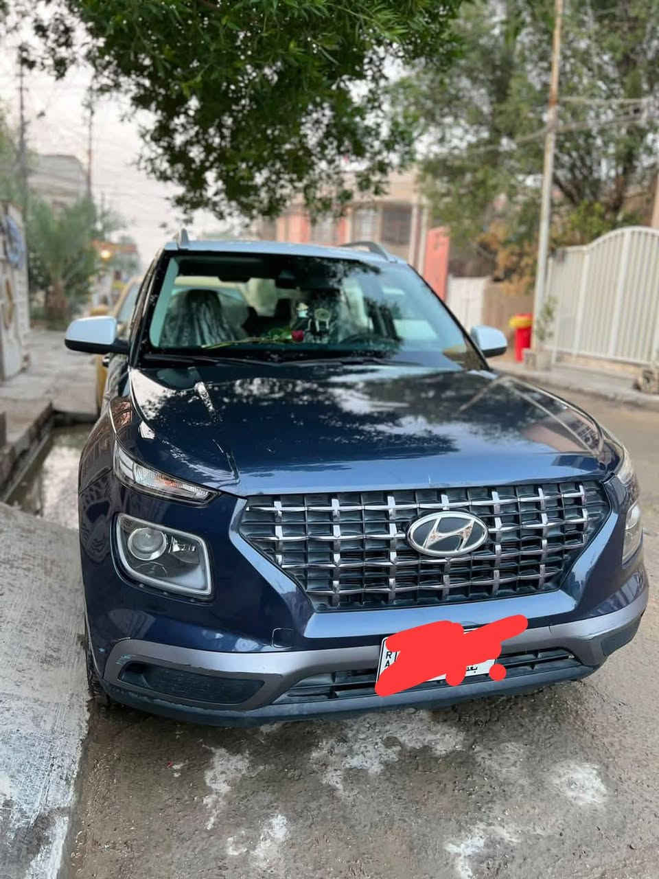 السلام عليكم
 للبيع او مراوس حسب القناعة 
هونداي فينيو 
موديل ٢٠٢٠ 
ماشيه ٨٨ الف 
حادثها جاملغ وبنيد سياره جاهزه بدون نقص 
مواصفات كاملة عدا الفتحة
شاشه 
كامره 
تحكم ستيرن 
حساسات 
محرك 1600  كير At المرغوب 
رقم بغداد
مكانها بغداد
السعر 108 وبيها مجال 
بدون خاص 
الاتصال بالرقم ***********
