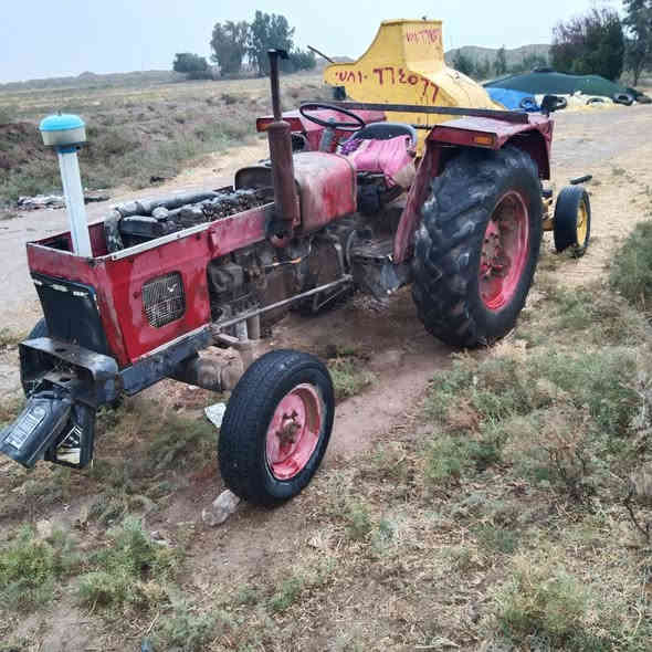 السلام عليكم عنتره مكينه خير من الله محرك توه مجفته رفع هودرليك يشتغل كهربائيات شغاله تايرات محوره 30 رقم وسنويه واسط بدون مداور ابيعه هيه وكاروظته مكاني واسط ***********
