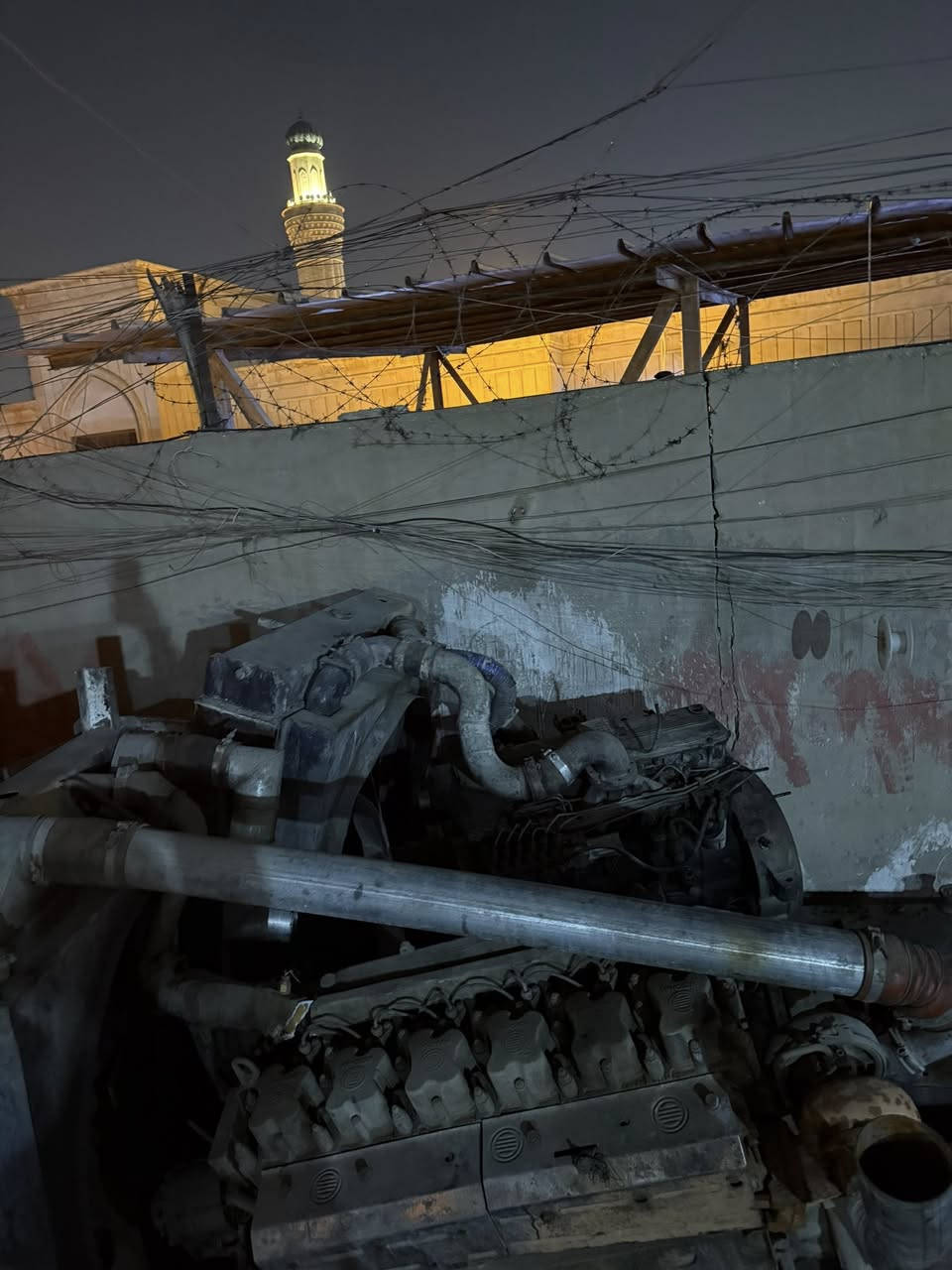 سلام عليكم مكينه شتاير 12 ولف مع كمنز 24ولف مع شاصي وراديتر بيهن بخار سعر الوحده 9 ورقات عنوان بغداد قرب باب الشرجي للاستفسار ***********
