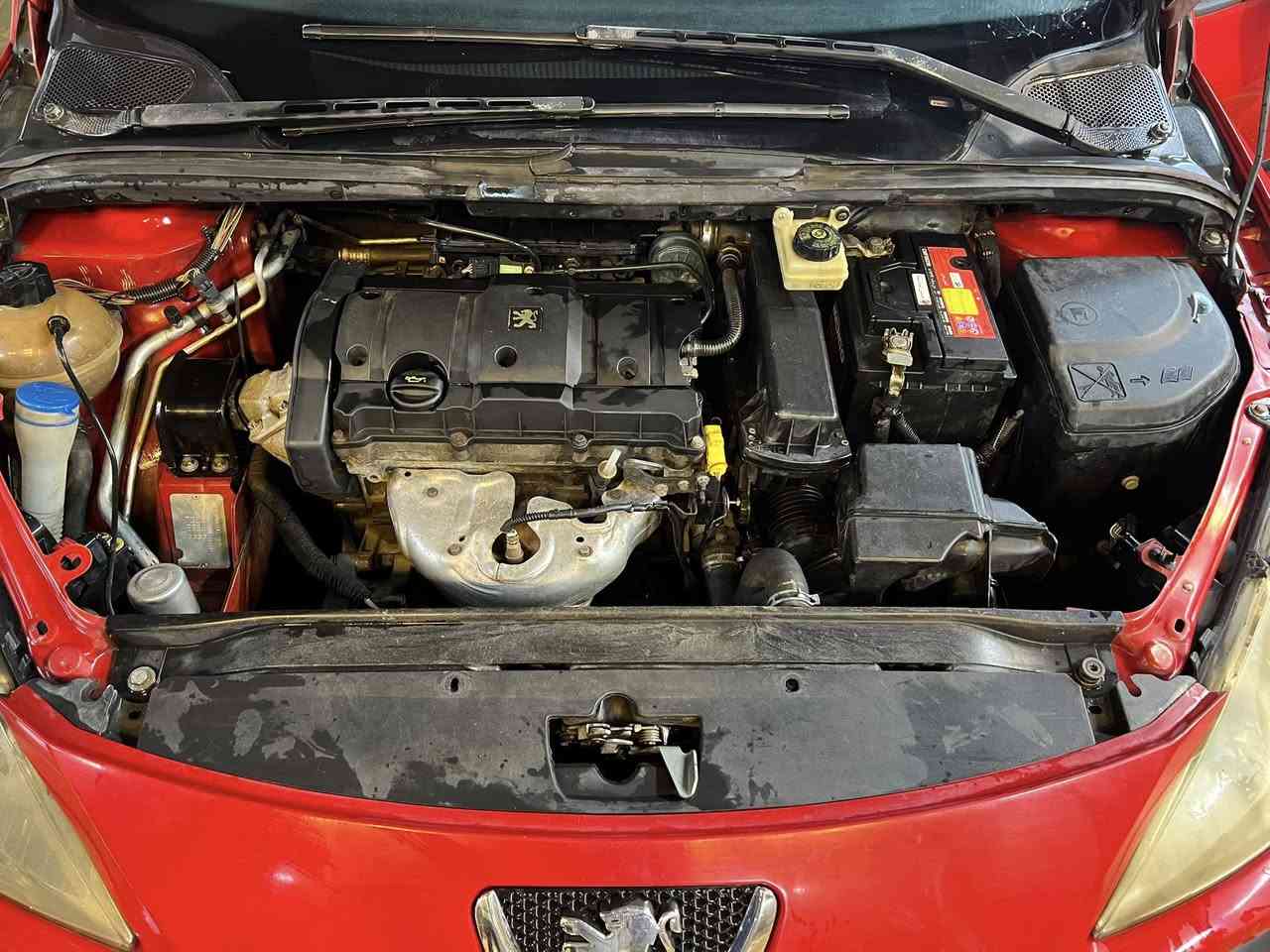 سلام عليكم بيجو 307 موديل 2006 للبيع  السياره كامله ما عده الصدر لامامي  نضيفه السياره السونار موجود بل صور شبيه صبغ وبيها نواقص بسيطه جدا 
تايرات 4 جديد 
سقف كنتاره 
سنويه بسمي تحويل ثاني يوم  
لايت عالي زينون 
كهربائيه كلها شغاله 
تبريد مالتها ثلج شرط الفحص 
سستم صوت شغال كله 
شاشه وكامره 
السياره معروضه 53 وبيها مجال حك الجيه مكاني جسر ديالى الجديد
لاستفسار اكثر اتصال او واتساب
***********
***********
